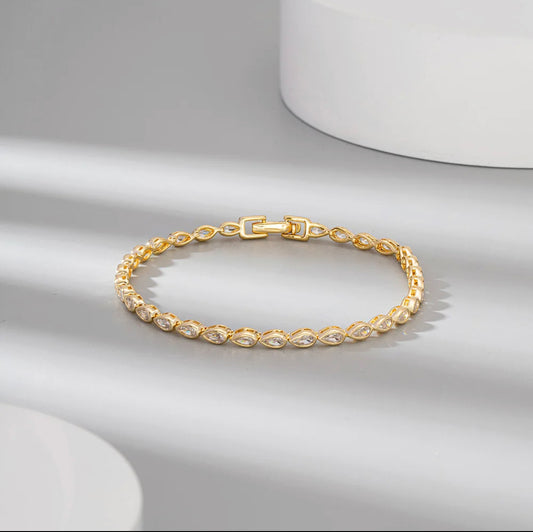 Dainty 14K Gold Plated Raindrop Link Bracelet